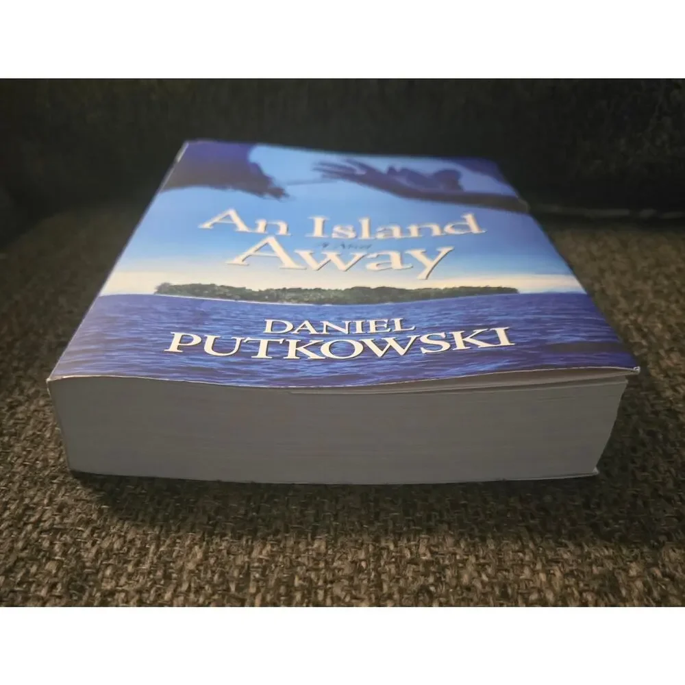 An Island Away: A Novel by Daniel Putkowski (Paperback, 2017) – Good Condition